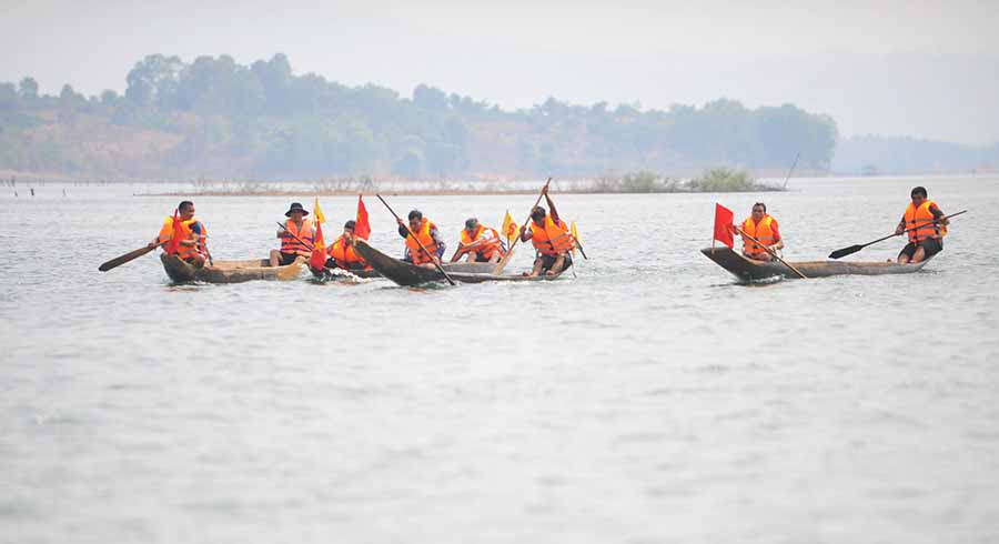 Các vận động viên tham gia tập luyện để thi đấu tại giải lần đầu tiên này