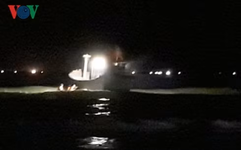 Đồn Biên phòng cửa khẩu cảng Chân Mây huy động phương tiện tìm kiếm nạn nhân mất tích.