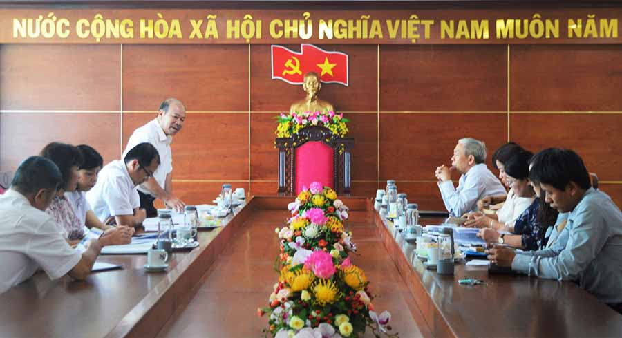 Quang cảnh buổi kiểm tra tại Cục thuế tỉnh. Ảnh: Đinh Yến  Quang cảnh buổi kiểm tra tại Cục thuế tỉnh. Ảnh: Đinh Yến