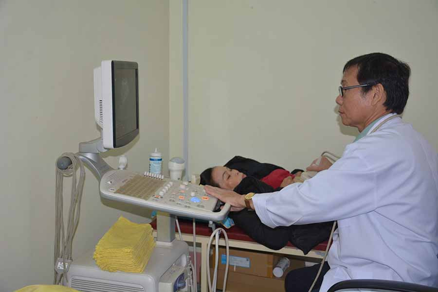  Trung tâm được đầu tư các trang-thiết bị hiện đại để khám-chữa bệnh cho công nhân và người dân trên địa bàn. Ảnh: H.Đ.T