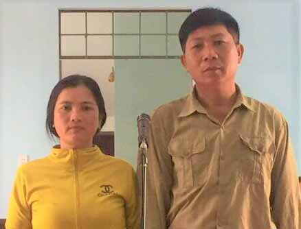 Bị cáo Lê Minh Thường và vợ Nguyễn Thị Thắm. Ảnh: Cúc Phương Bị cáo Lê Minh Thường và vợ Nguyễn Thị Thắm. Ảnh: Cúc Phương