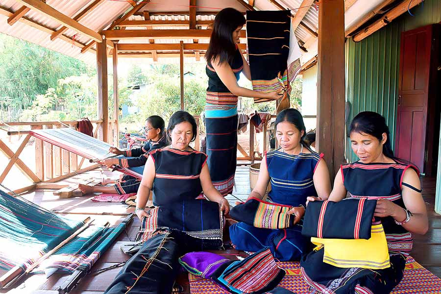 Câu lạc bộ Dệt thổ cẩm Ia Ka (xã Ia Ka, huyện Chư Pah). Ảnh: Đức Thụy Câu lạc bộ Dệt thổ cẩm Ia Ka (xã Ia Ka, huyện Chư Pah). Ảnh: Đức Thụy