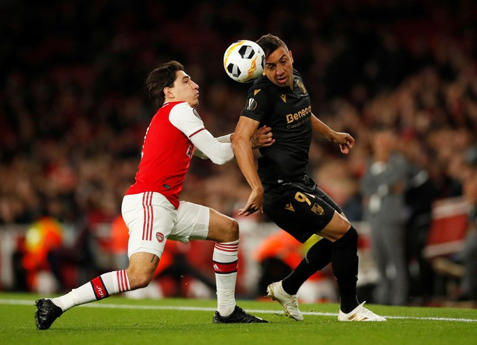 Arsenal đối đầu khó khăn với Vitoria Guimaraes Arsenal đối đầu khó khăn với Vitoria Guimaraes