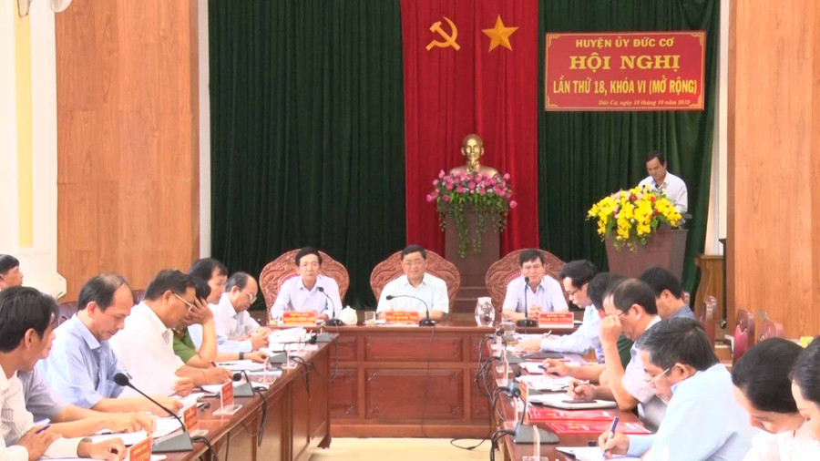 Đồng chí Võ Thanh Hùng-Ủy viên Ban Thường vụ Tỉnh ủy, Trưởng ban Dân vận Tỉnh ủy dự hội nghị. Ảnh: Lê Văn Châu