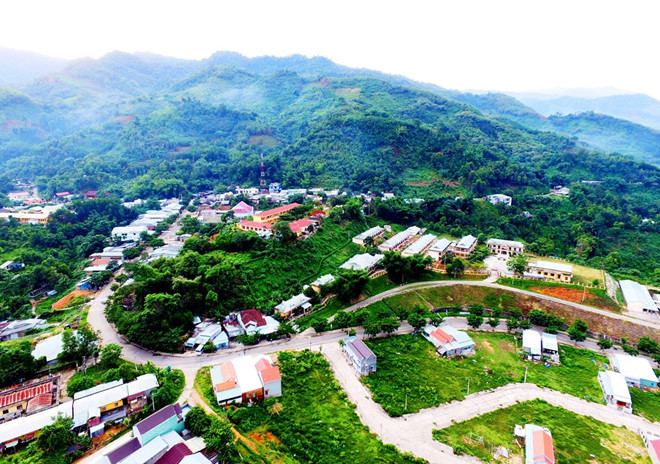 Quảng Nam được biết đến trên bản đồ du lịch trong nước cũng như quốc tế bởi cảnh quan thiên nhiên tươi đẹp trải đều khắp tỉnh, từ vùng đồng bằng duyên hải với những bãi biển đẹp, ruộng đồng bát ngát, sông nước hữu tình - ẢNH: MẠNH CƯỜNG