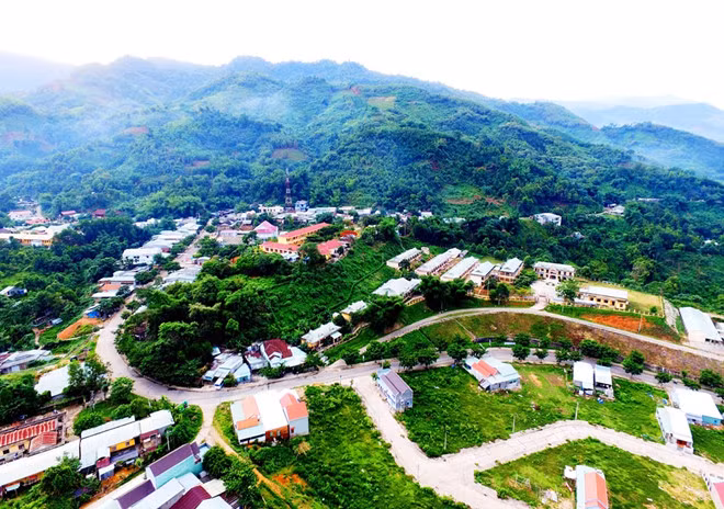 Quảng Nam được biết đến trên bản đồ du lịch trong nước cũng như quốc tế bởi cảnh quan thiên nhiên tươi đẹp trải đều khắp tỉnh, từ vùng đồng bằng duyên hải với những bãi biển đẹp, ruộng đồng bát ngát, sông nước hữu tình - ẢNH: MẠNH CƯỜNG