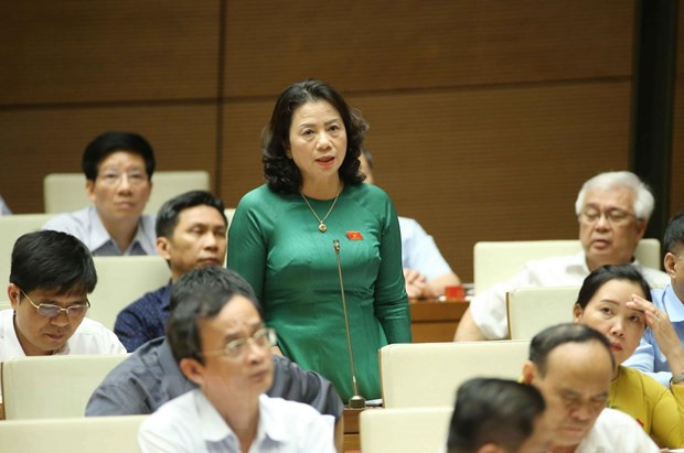 Đại biểu Quốc hội tỉnh Vĩnh Phúc Lê Thị Nguyệt phát biểu ý kiến. (Ảnh: Doãn Tấn/TTXVN) Đại biểu Quốc hội tỉnh Vĩnh Phúc Lê Thị Nguyệt phát biểu ý kiến. (Ảnh: Doãn Tấn/TTXVN)