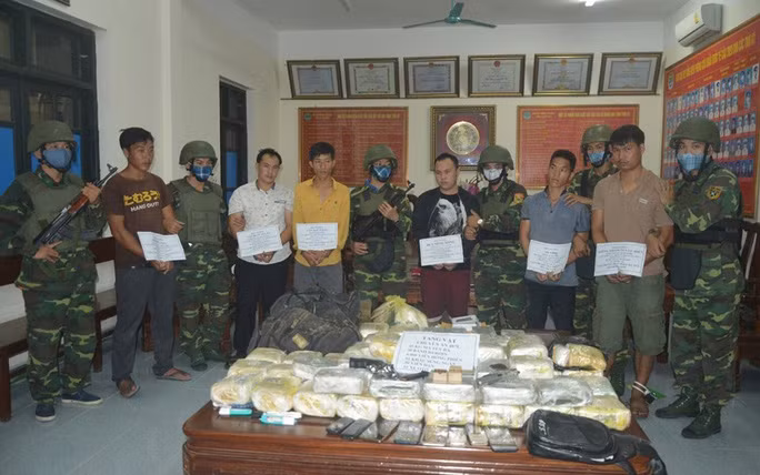  Các đối tượng trong đường dây ma túy xuyên quốc gia cùng tang vật