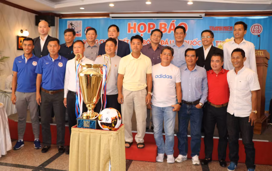 8 đội bóng sẽ tham gia Giải U21 Quốc gia năm 2019. Ảnh: Văn Ngọc