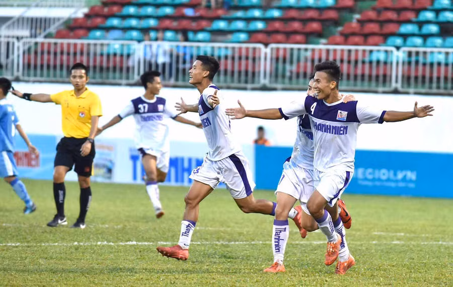  U21 Hà Nội đã có bàn thắng duy nhất của trận đấu. Ảnh: Văn Ngọc 