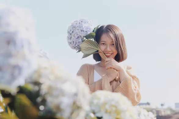 Phụ nữ đều mong muốn có một diện mạo xinh đẹp - Ảnh: NVCC