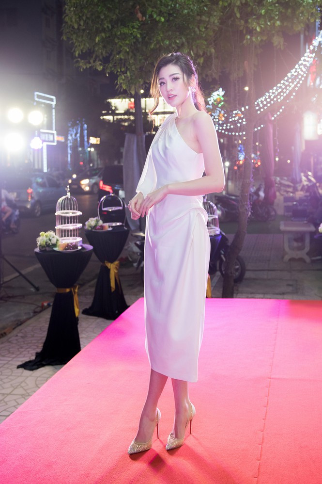 Cô ngày càng xinh đẹp sau khi sinh con đầu lòng.