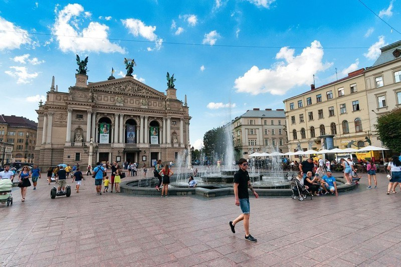 Khu phố cổ Lviv ở Ukraine nổi tiếng nhất với những tòa nhà pha trộn kiến trúc Đông Âu với Italy và Đức. Từ năm 1998, khu phố đã được công nhận là di sản UNESCO (Ảnh: © SofiLayla/Pixabay)