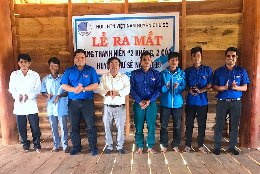 Ra mắt mô hình Làng thanh niên "2 không, 2 có" Kpaih. Ảnh: M.T Ra mắt mô hình Làng thanh niên