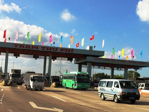 Trạm thu phí trên đường cao tốc TP HCM - Trung Lương. Ảnh: Minh Sơn  Trạm thu phí trên đường cao tốc TP HCM - Trung Lương. Ảnh: Minh Sơn