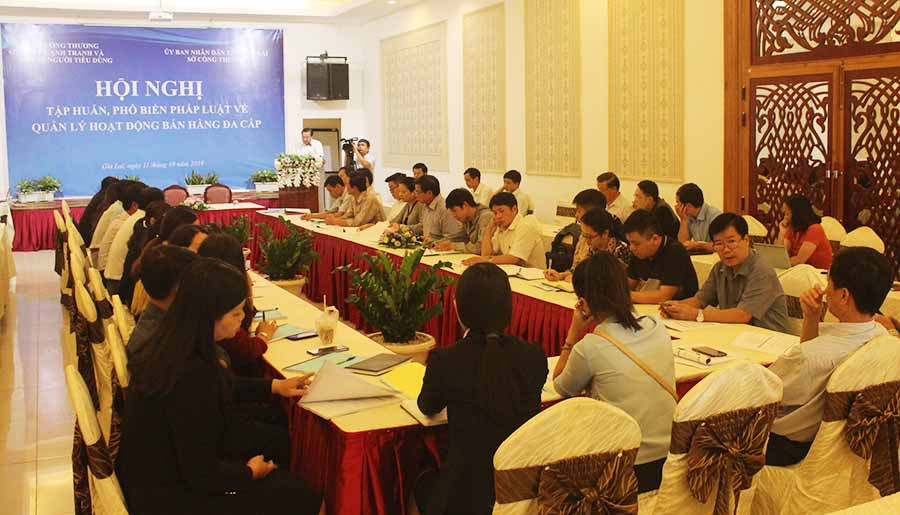  Hội nghị phổ biến pháp luật về quản lý hoạt động bán hàng đa cấp được tổ chức tại TP. Pleiku. Ảnh: V.T