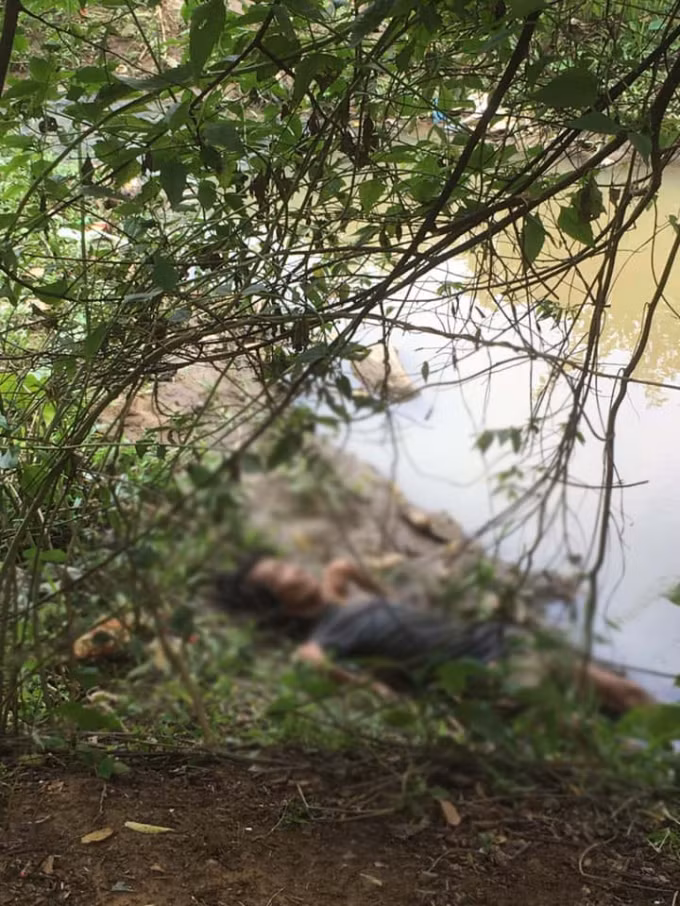 Hiện trường phát hiện thi thể người đàn ông (Ảnh:FB Hữu Văn)