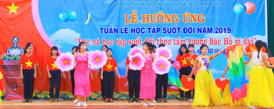 Quang cảnh buổi hướng ứng Tuần lễ học tập suốt đời. Ảnh: Hà Tây