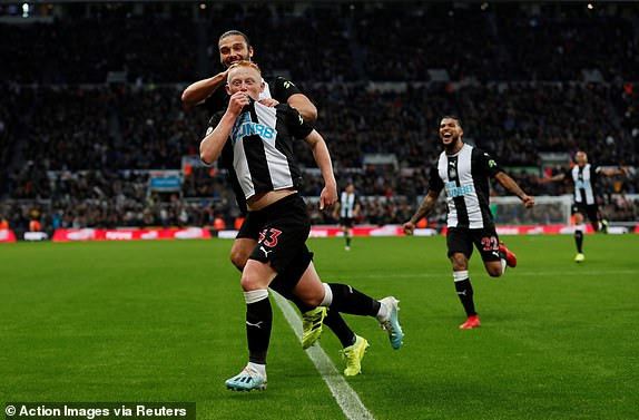 Newcastle xứng đáng với bàn thắng này.  Newcastle xứng đáng với bàn thắng này.