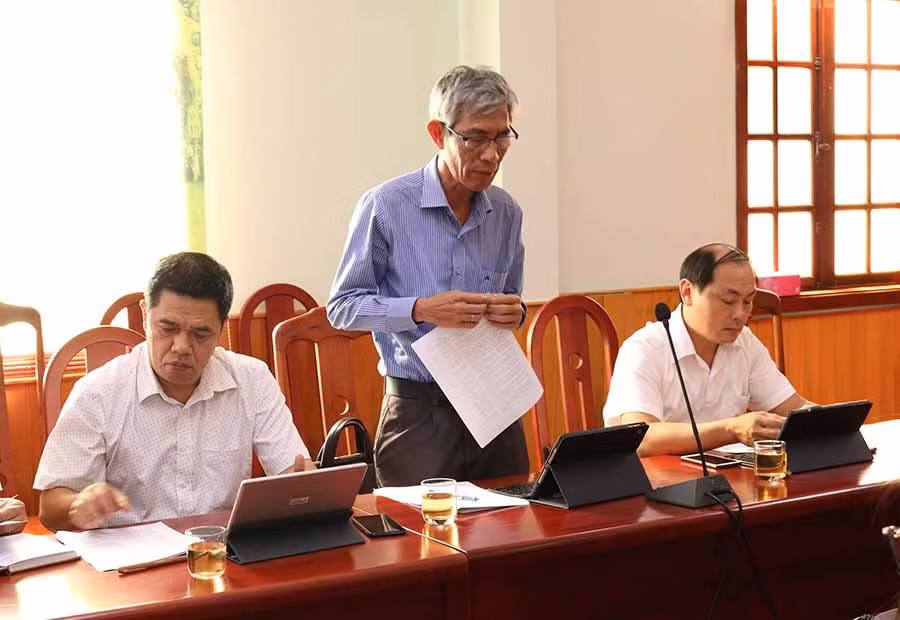 Lãnh đạo Sở Thông tin và Truyền thông phát biểu ý kiến tại buổi làm việc.