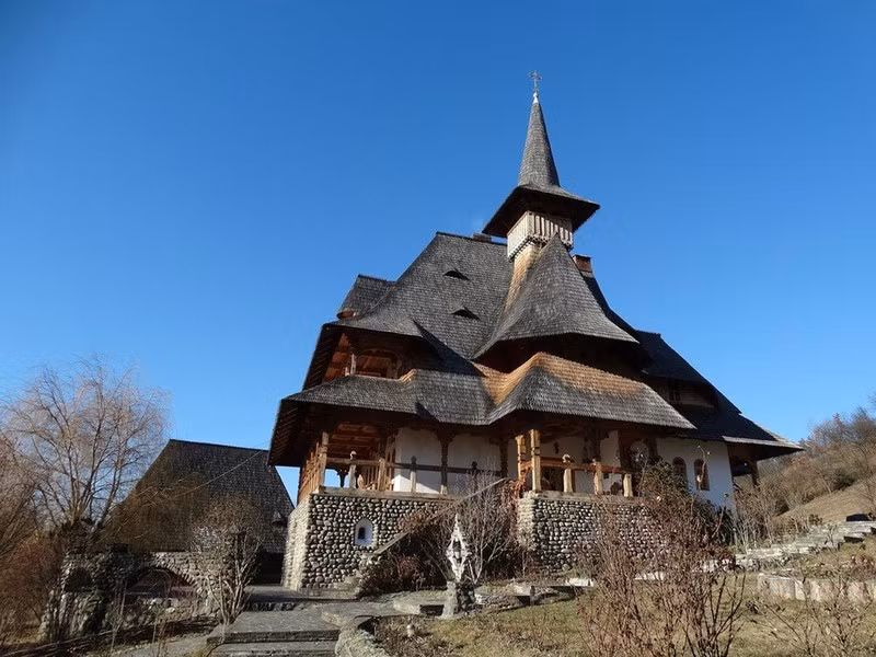 Vùng Maramures, phía Tây bắc Romania có những ngôi làng như ngược dòng thời gian. Mọi kiến trúc từ nhà cửa đến nhà thờ đều làm bằng gỗ. (Ảnh: © uveX/Pixabay)