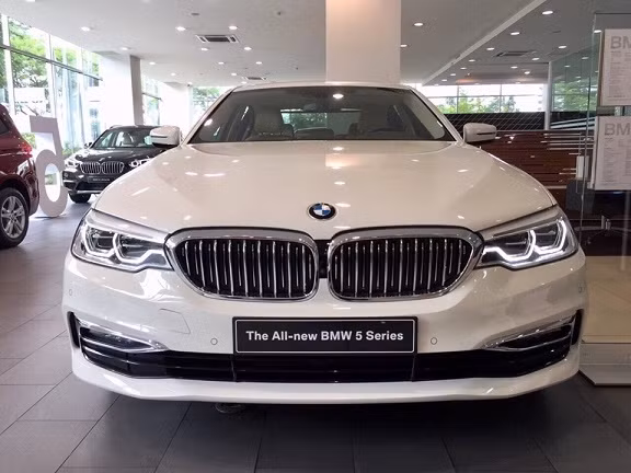  Cuối tháng 9, Thaco Trường Hải công bố mẫu xe BMW 5-Series (G30) được giảm tới 230 triệu đồng.