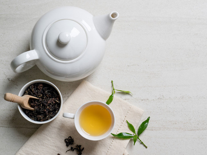  Uống trà thường xuyên giúp chống lão hóa ở não - ShutterStock