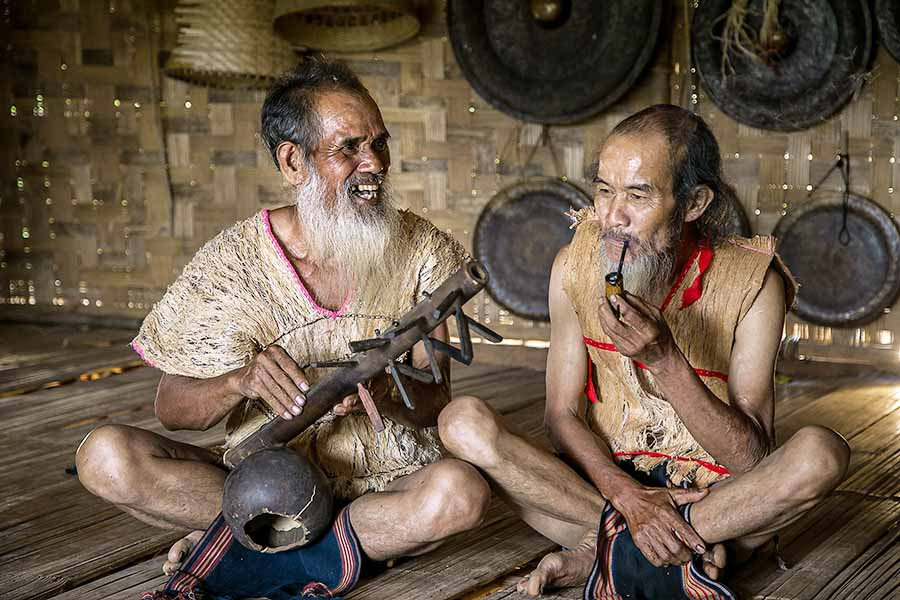  Áo khố vỏ cây từng một thời gắn bó với đồng bào các dân tộc thiểu số Trường Sơn- Tây Nguyên. Ảnh: NGUYỄN LINH VINH QUỐC