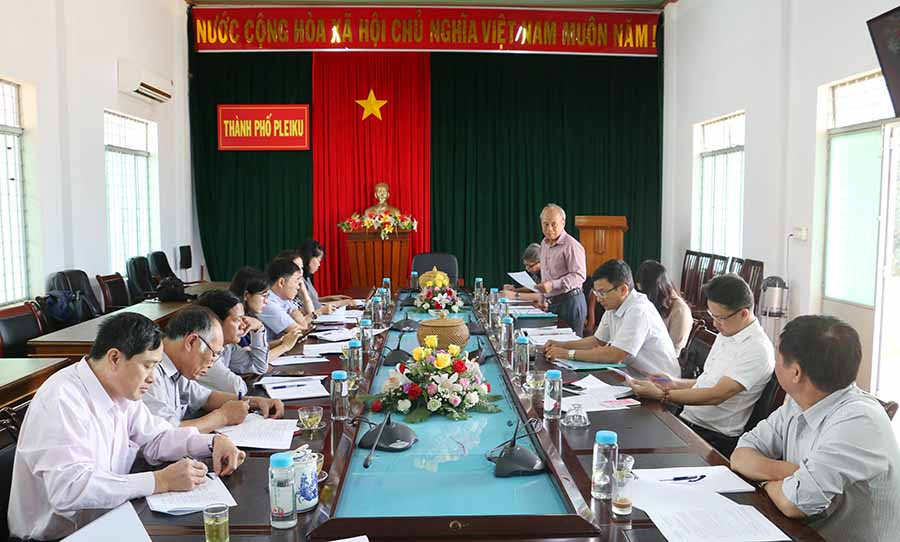 Quang cảnh buổi làm việc. Ảnh: Quang Tấn