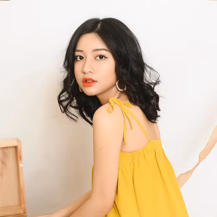  Cận cảnh nhan sắc đẹp long lanh của nữ sinh phố núi