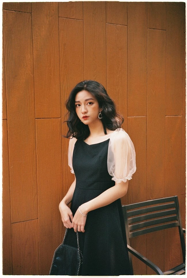 Vũ Thùy Linh là người con của phố núi Gia Lai, hiện là sinh viên năm ba ngành Luật của trường ĐH Luật Hà Nội. Cô sở hữu làn da trắng hồng, đôi mắt to tròn lúng liếng và khuôn miệng duyên dáng, luôn thu hút người đối diện.