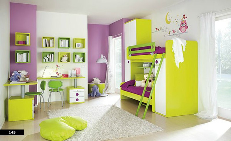 Góc học tập của trẻ thật xinh xắn khi có các vật dụng thiết kế bằng sự kết hợp giữa màu trắng, xanh cốm trên nền tường màu trắng và tím. Góc học tập của trẻ thật xinh xắn khi có các vật dụng thiết kế bằng sự kết hợp giữa màu trắng, xanh cốm trên nền tường màu trắng và tím.