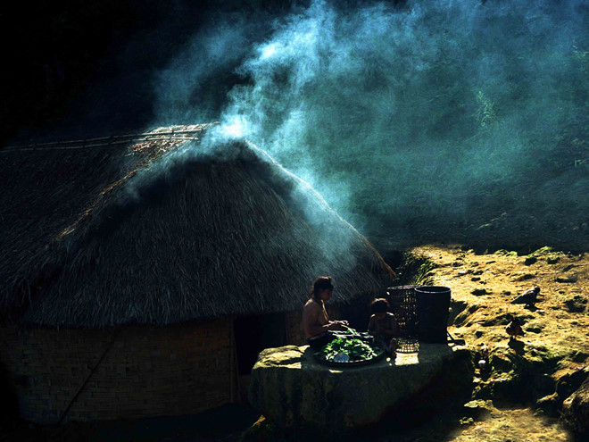 Khói bếp - ẢNH: TUẤN TÚ