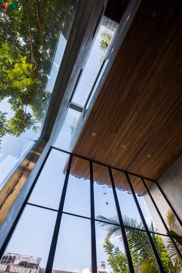 Những hình khối và đường nét kiến trúc rất mạnh mẽ và ấn tượng.