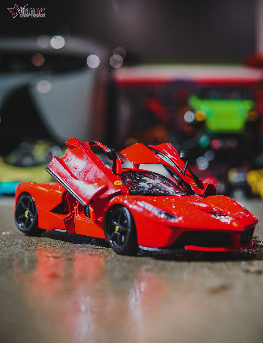 Chiếc mô hình La Ferrari- một mẫu xe hiếm và cực đắt trên thế giới. Ảnh: Longtador