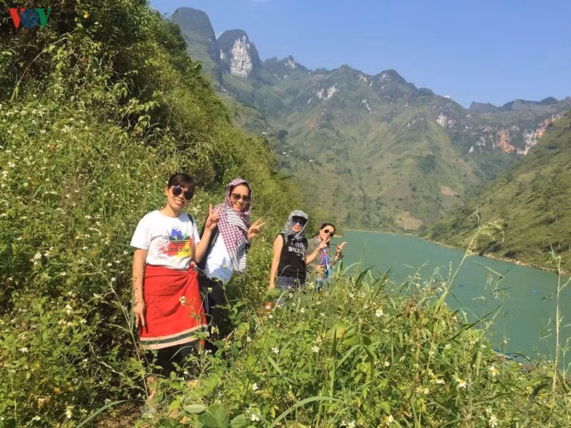 Hẻm Tu Sản hay còn có tên là hẻm vực Tu Sản thuộc kiểu di sản kiến tạo địa mạo, di sản cổ sinh – địa tầng – cổ môi trường, phát hiện tại khu vực của 3 xã Pải Lủng, Pả Vi và Xín Cái, huyện Mèo Vạc, tỉnh Hà Giang.