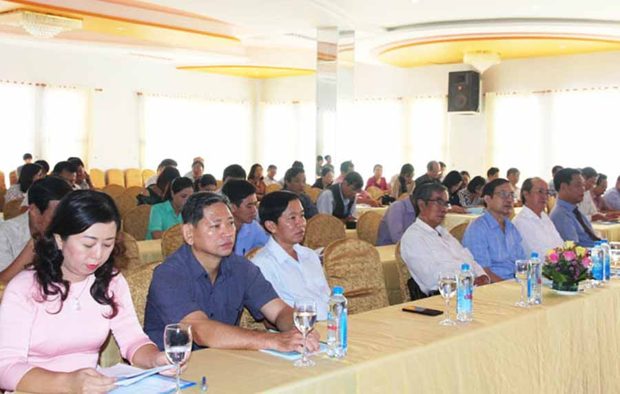  Đại biểu, phóng viên, biên tập viên các cơ quan báo Đảng khu vực miền Trung-Tây Nguyên tham gia hội nghị tập huấn. Ảnh: M.N