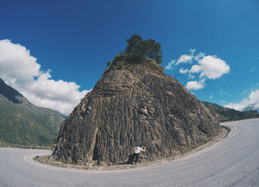  Một khúc quanh rất khó đi ở Ô Quy Hồ