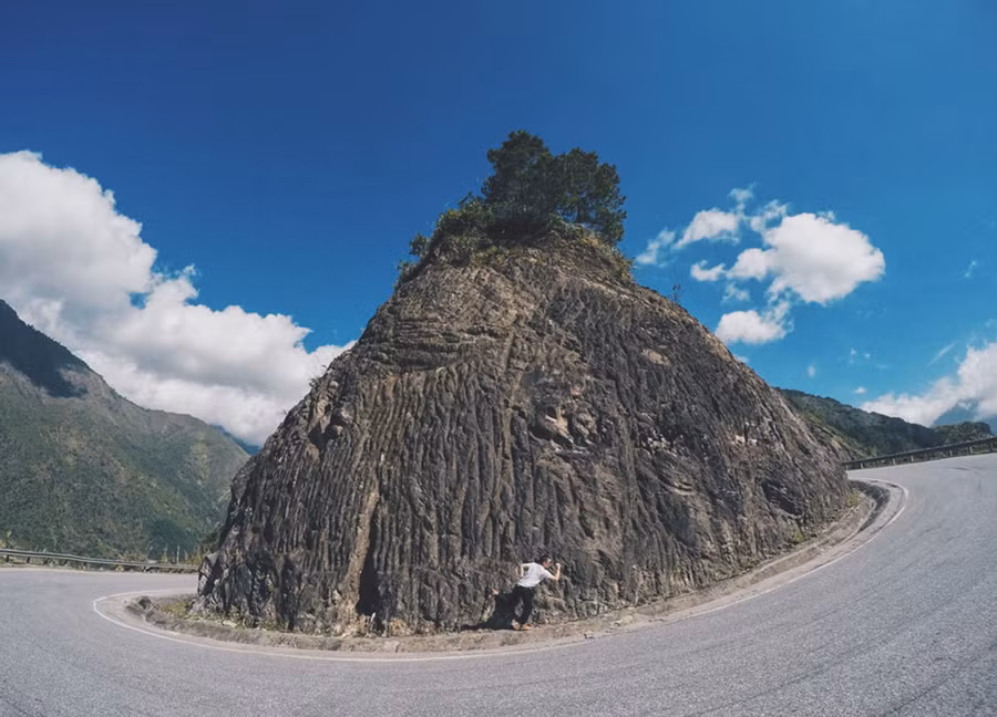  Một khúc quanh rất khó đi ở Ô Quy Hồ