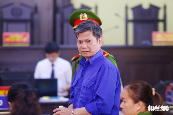 Ông Lò Văn Huynh khai đã nhận của ông Nguyễn Minh Khoa (cựu phó trưởng phòng An ninh chính trị nội bộ, Công an tỉnh Sơn La) 1 tỉ đồng để giúp sửa, nâng điểm cho 2 thí sinh - Ảnh: TTO Ông Lò Văn Huynh khai đã nhận của ông Nguyễn Minh Khoa (cựu phó trưởng phòng An ninh chính trị nội bộ, Công an tỉnh Sơn La) 1 tỉ đồng để giúp sửa, nâng điểm cho 2 thí sinh - Ảnh: TTO