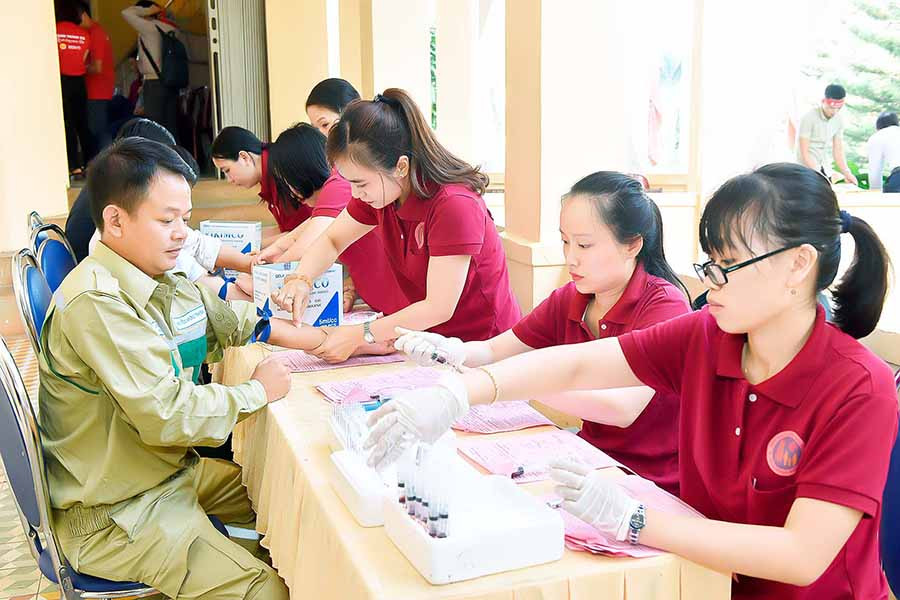 Phong trào hiến máu tình nguyện tại Gia Lai thu hút nhiều thành phần tham gia, trong đó có đồng bào dân tộc thiểu số. Ảnh: ĐỨC THỤY Phong trào hiến máu tình nguyện tại Gia Lai thu hút nhiều thành phần tham gia, trong đó có đồng bào dân tộc thiểu số. Ảnh: ĐỨC THỤY