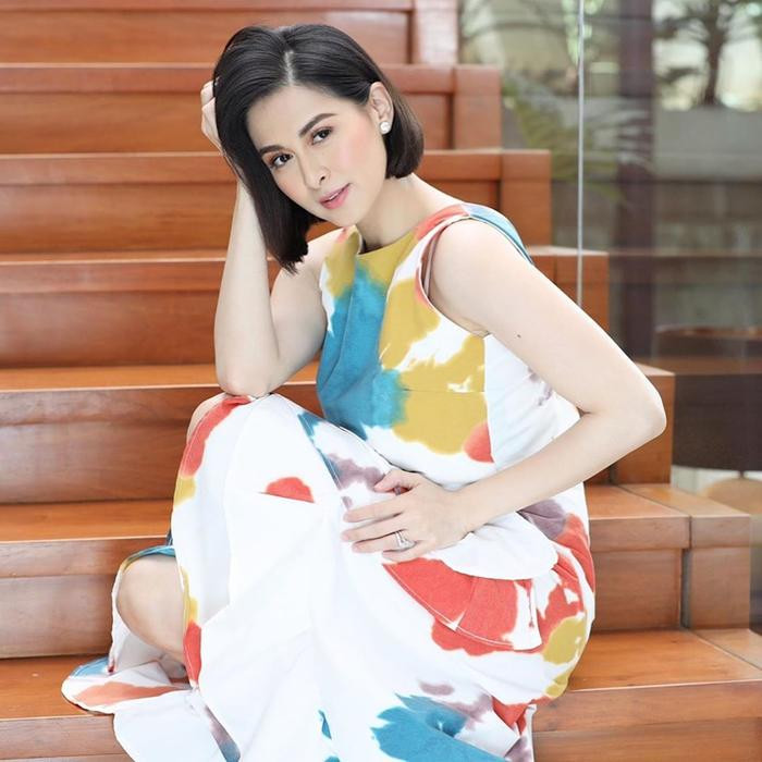 Nhìn Marian đầy xinh đẹp và trẻ trung trong mái tóc ngắn như vậy thì ai còn dám chê bai kiểu tóc mới của cô nàng