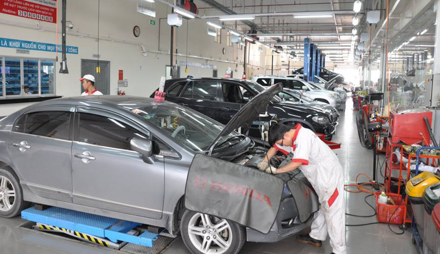 Khách hàng cần quan tâm đến chi phí bảo dưỡng, chế độ bảo hành sau khi mua. Ảnh BD.