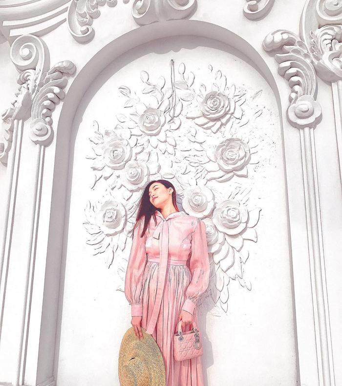 Sau khi trải qua cơn cảm nhẹ thì Lan Khuê cho biết hiện tại sức khỏe của cô đã ổn trở lại Sau khi trải qua cơn cảm nhẹ thì Lan Khuê cho biết hiện tại sức khỏe của cô đã ổn trở lại