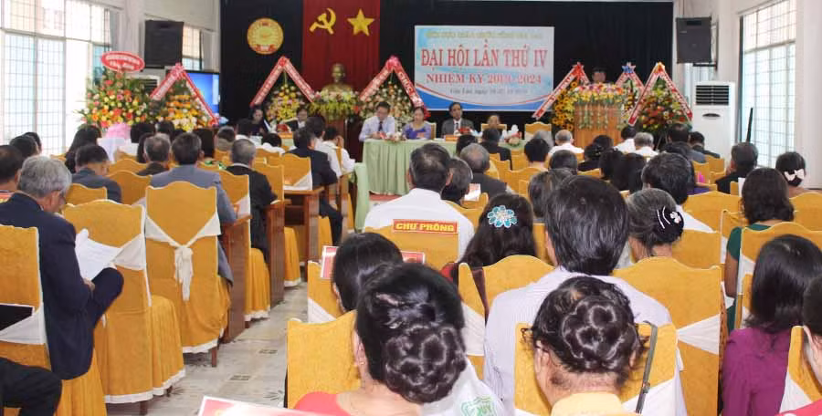 Quang cảnh Đại hội Hội Cựu giáo chức tỉnh lần thứ IV. Ảnh: Phan Lài