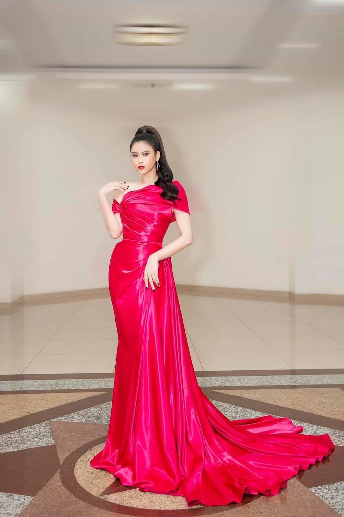  Quyến rũ, đậm đà và ngọt ngào là những gì khán giả có thể cảm nhận qua set đồ này của Trương Quỳnh Anh.