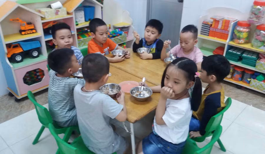 Bước đầu triển khai thí điểm tại một số trường mầm non, tiểu học trên địa bàn TP.Pleiku, huyện Chư Sê và thị xã An Khê. Ảnh: Như Ý