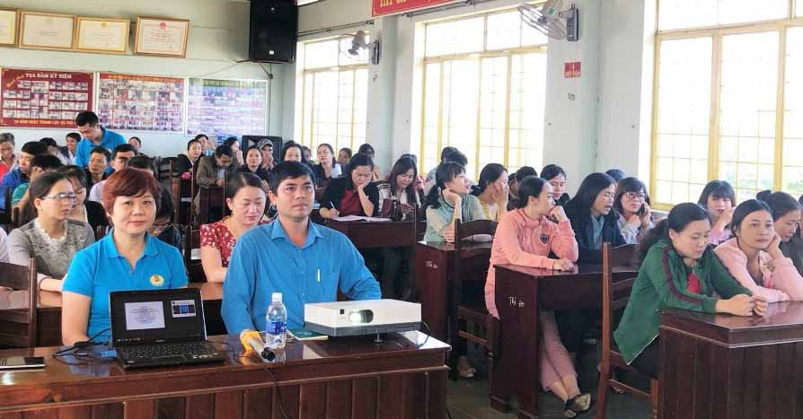 Quang cảnh buổi tọa đàm. Ảnh. Đinh: Yến