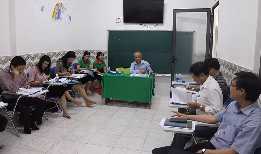 Quang cảnh buổi giám sát tại Trung tâm ngoại ngữ Rainbow. Ảnh: Q.T