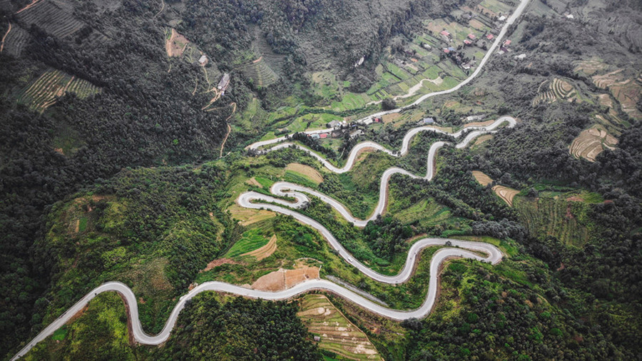 Đèo 9 khoanh từ trên cao